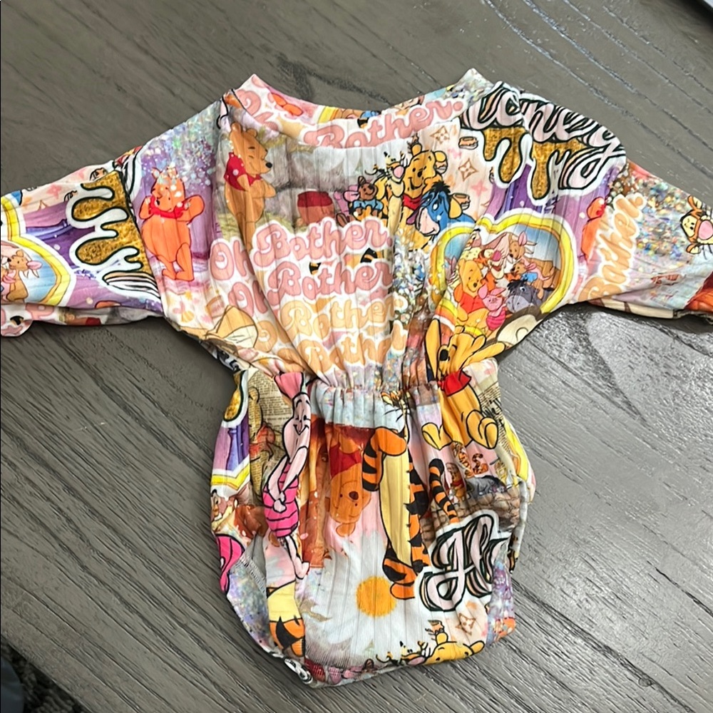 B42 Small Shop Ribbed LS Bubble Romper— the cutest Pooh print, 0-3 months EUC